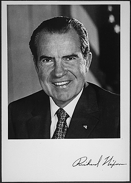Richard Nixon signed photo