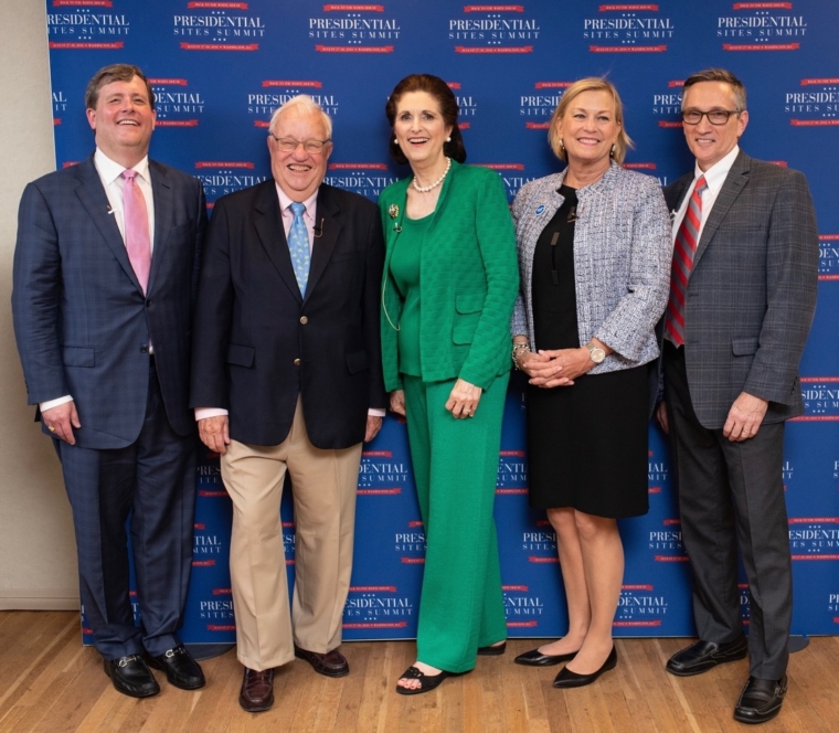 Founding members of the Society of Presidential Descendants
